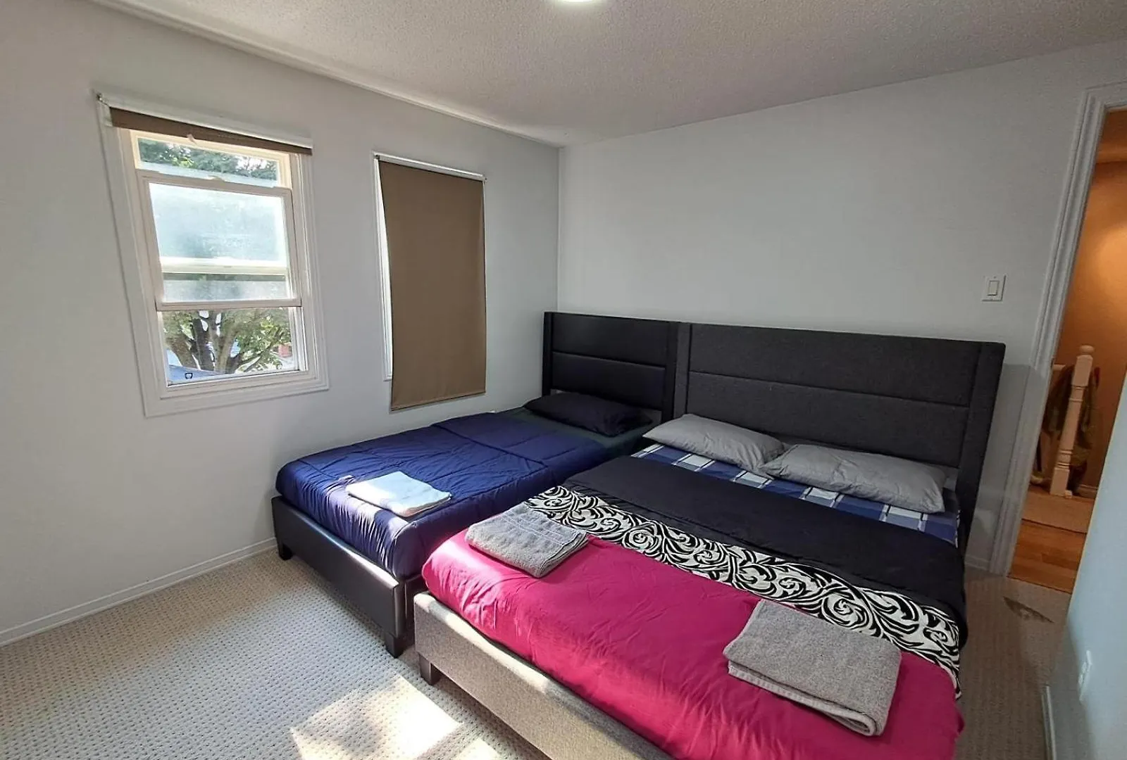 Homestay Budget Square One-Pearson Room- Free Wifi& Parking Mississauga Canada